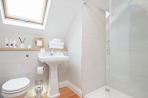 Bathroom: Plum