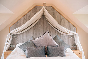 Bedroom: Mulberry