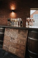 Barrel bar