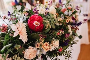 Long and low flower display