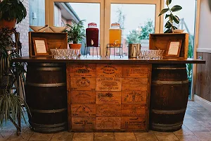 Punch bar